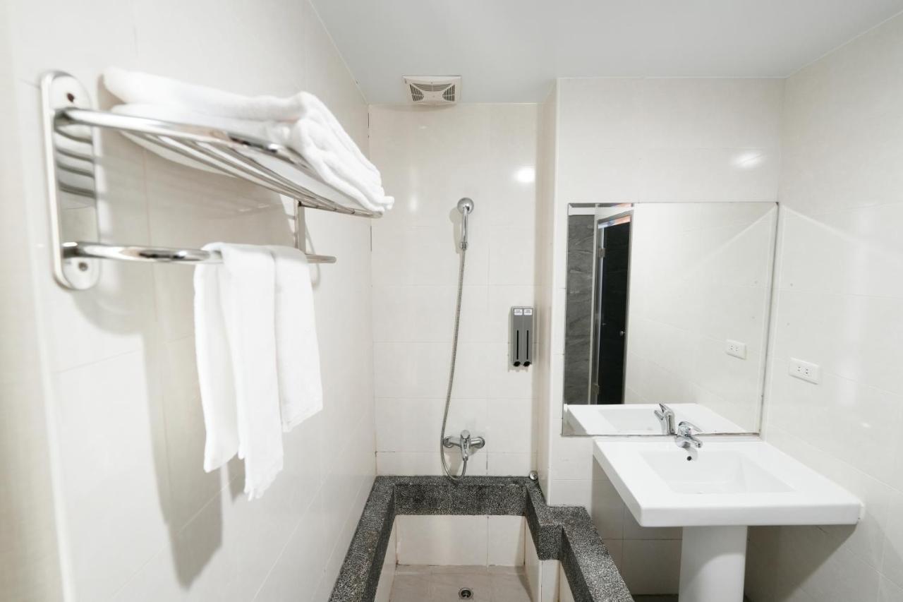 Meworld Hotel - Ximen Tajpej Zewnętrze zdjęcie