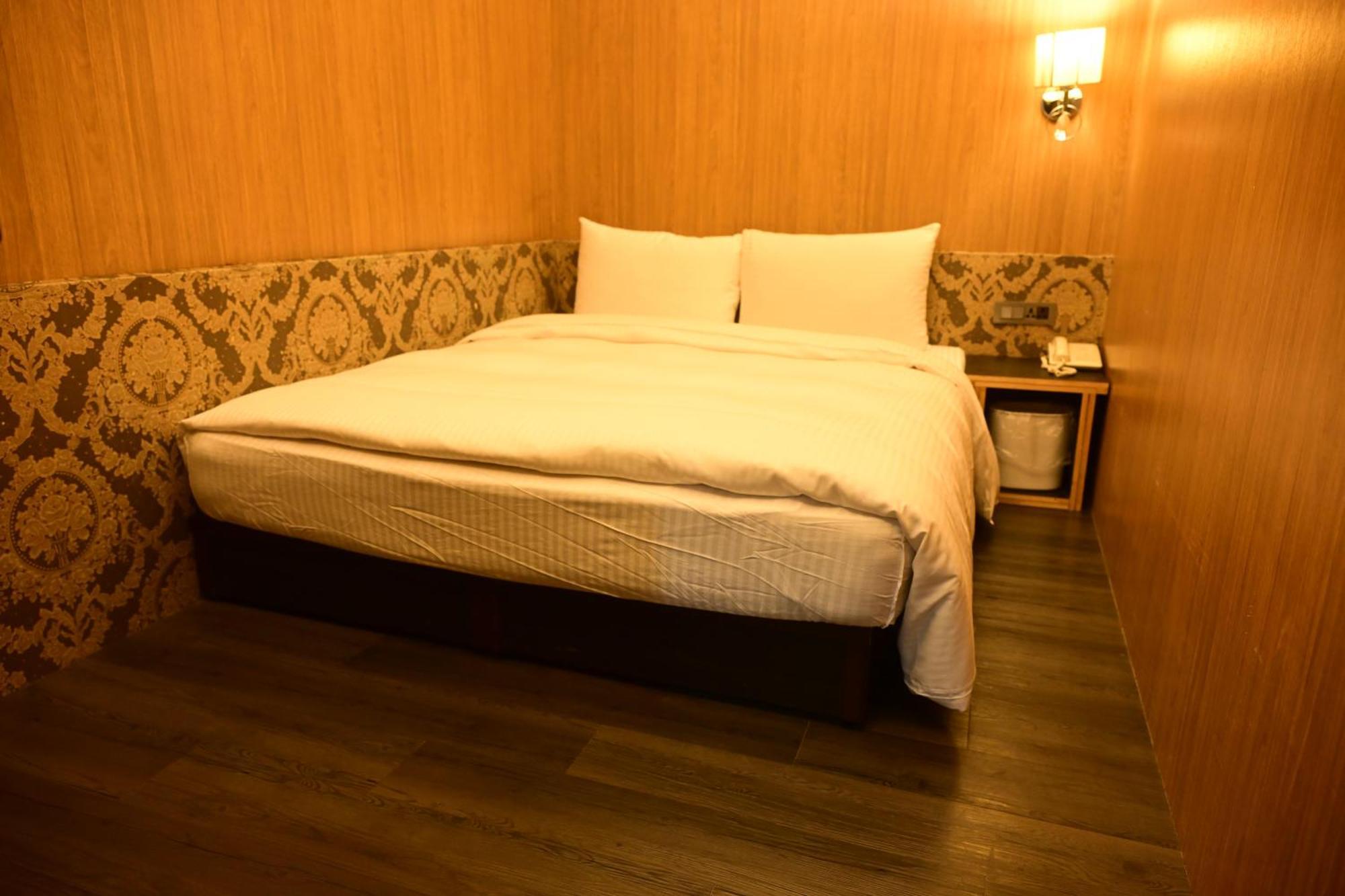Meworld Hotel - Ximen Tajpej Zewnętrze zdjęcie