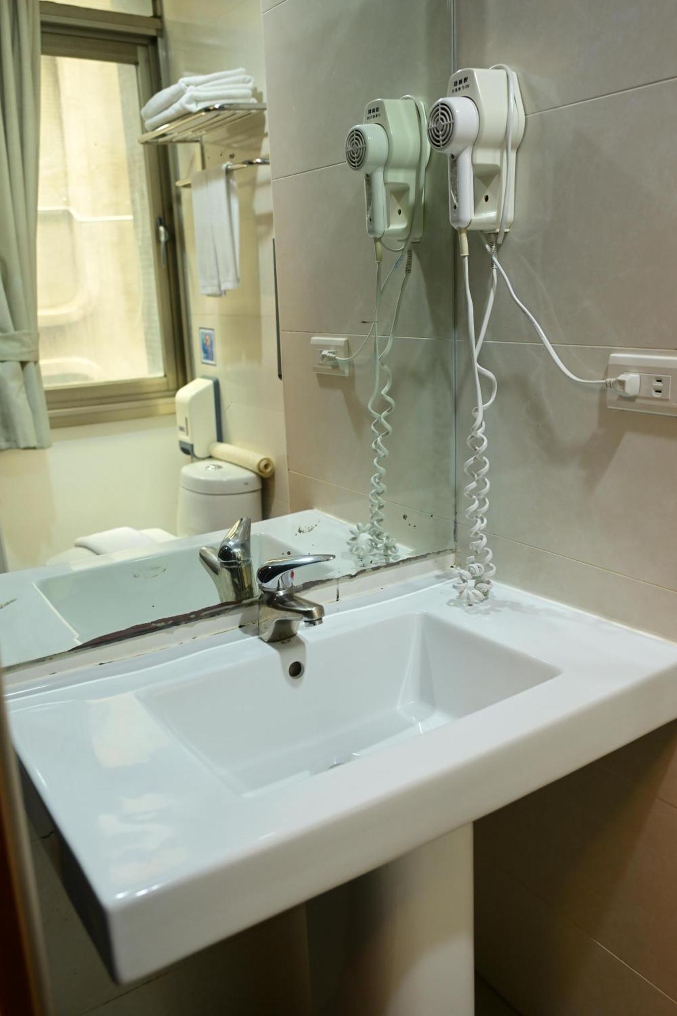 Meworld Hotel - Ximen Tajpej Zewnętrze zdjęcie